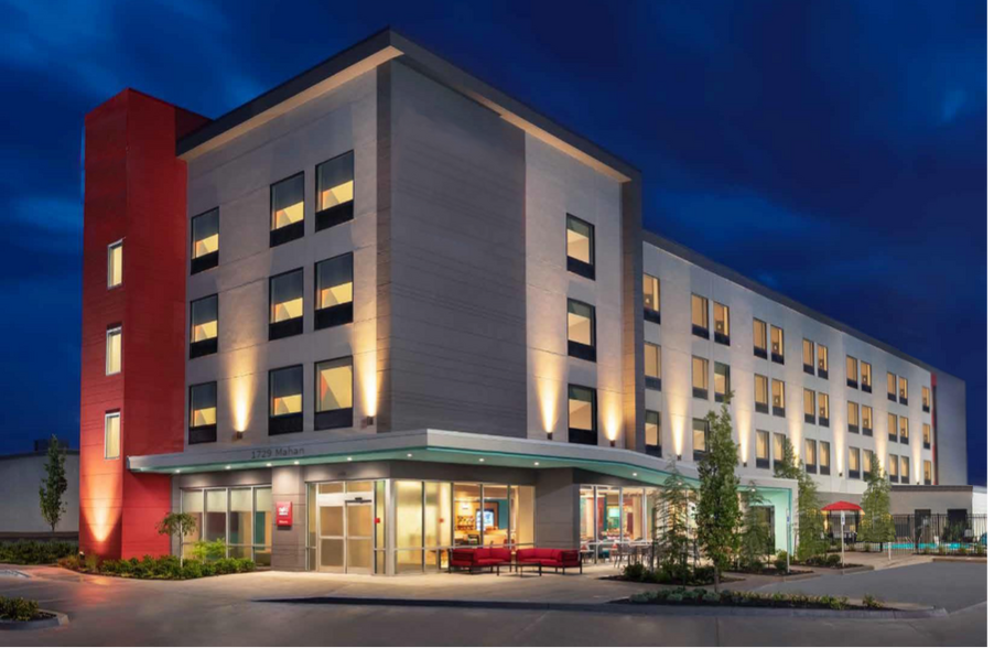 1735 Mahan Dr, Tallahassee, FL à vendre - Photo du bâtiment - Image 1 de 23