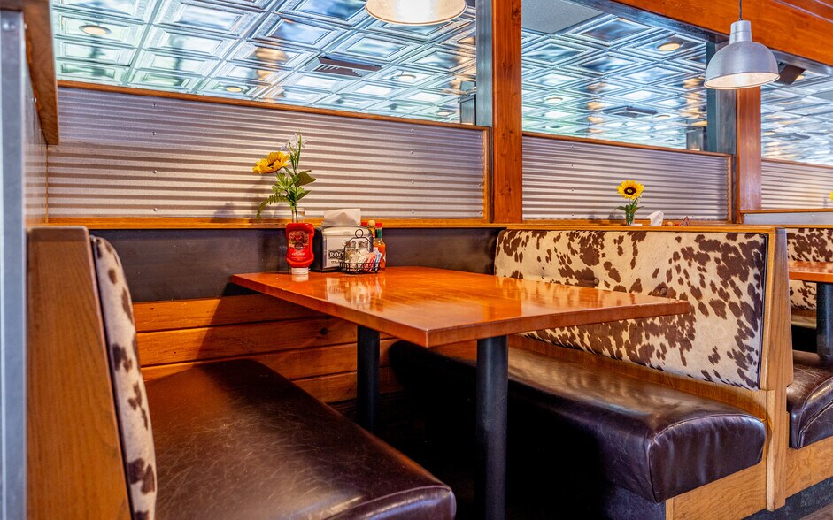 1651 8th St, Cody, WY à vendre - Photo du bâtiment - Image 2 de 37