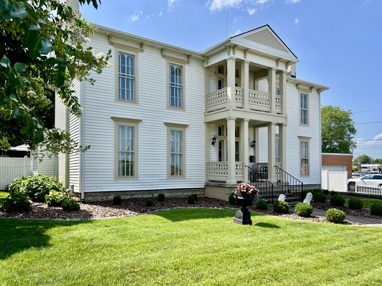 210 S College St, Franklin, KY for sale - Primary Photo - Image 1 of 28