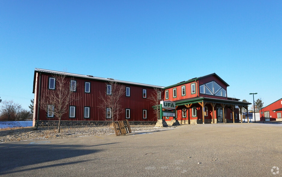 200 Burnt Ridge Rd, Red Deer County, AB for sale - Primary Photo - Image 1 of 1