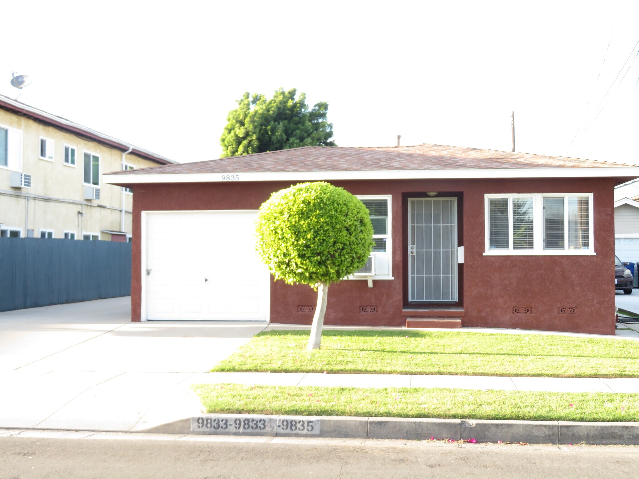 9833 Walnut St, Bellflower, CA à vendre Photo principale- Image 1 de 20