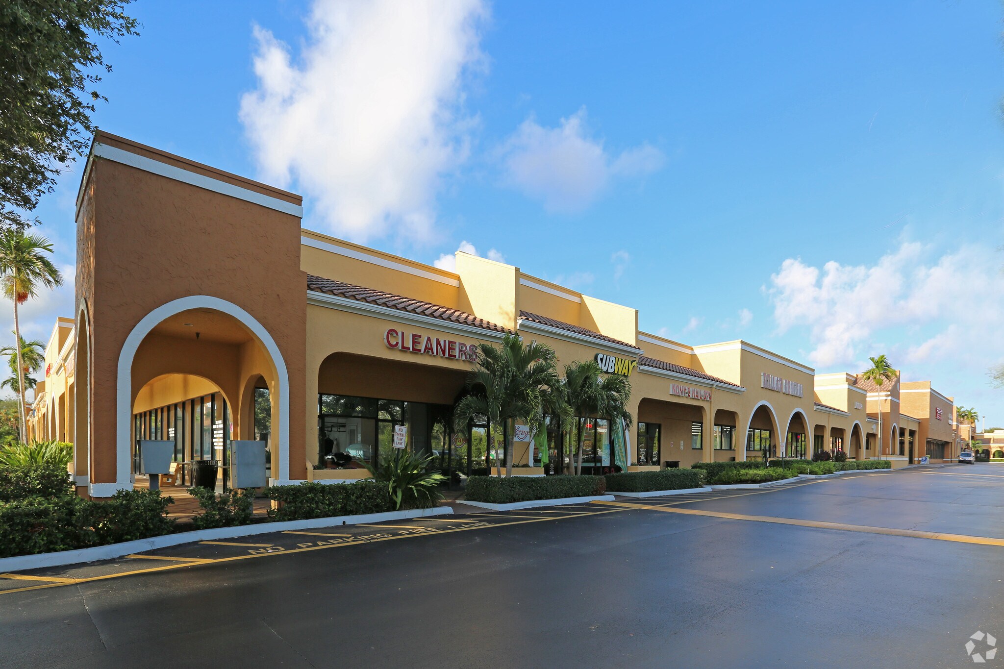 566-700 N US Highway 1, Tequesta, FL for lease Primary Photo- Image 1 of 13