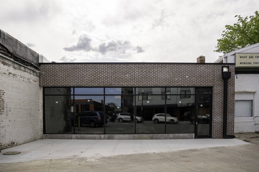 6135-6139 Military Ave, Omaha, NE à louer - Photo du bâtiment - Image 2 de 5