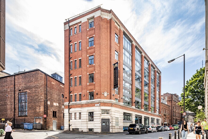 3 Parsonage, Manchester à louer - Photo du bâtiment - Image 1 de 4