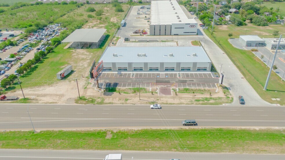 5101 N Cage Blvd, Pharr, TX à louer - Photo du bâtiment - Image 3 de 4
