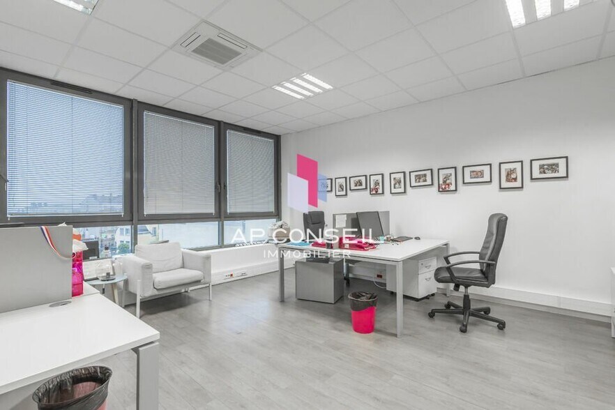 Office in Versailles for sale - Interior Photo - Image 2 of 6