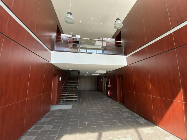 Office in Reims for lease - Building Photo - Image 2 of 8