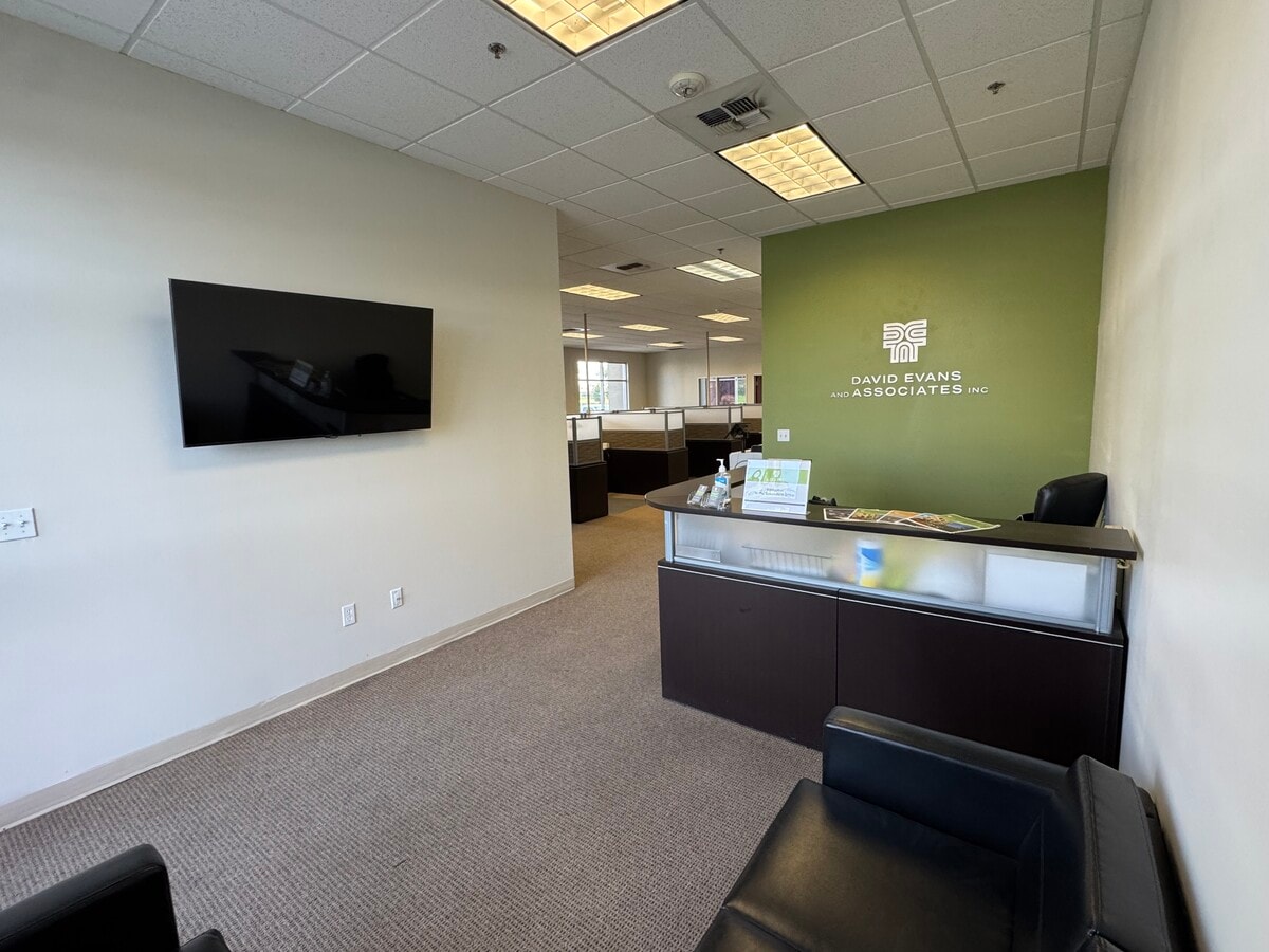 4801 Calloway Dr, Bakersfield, CA 93312 - Unit 101 -  - Interior Photo - Image 1 of 4