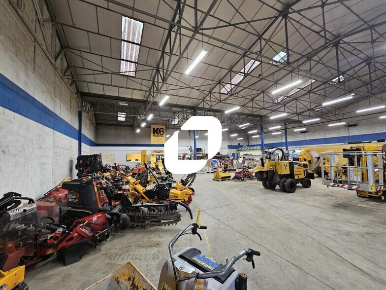Flex in Vaulx-en-Velin for lease - Building Photo - Image 3 of 11