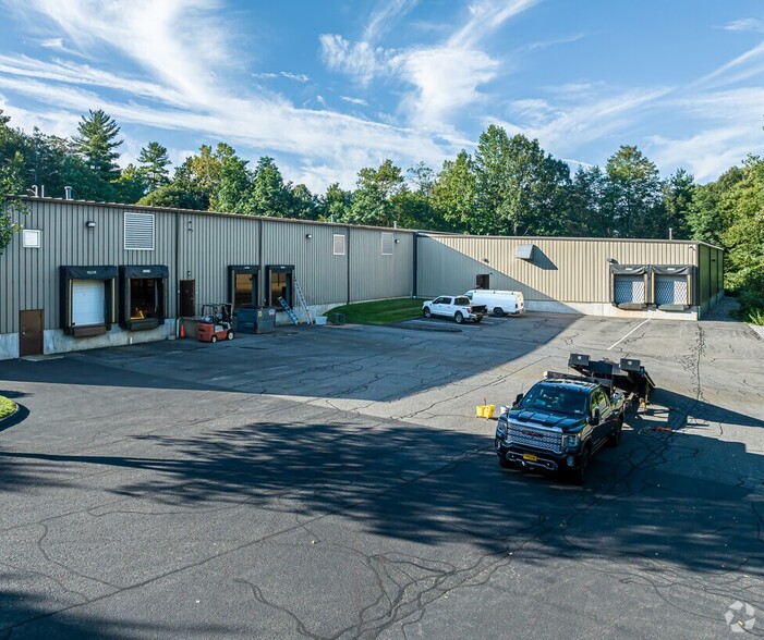 299 Industrial Ln, Torrington CT - Entrepôt