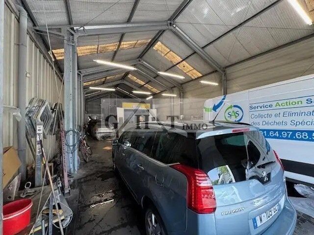 Industrial in Bondoufle for lease - Building Photo - Image 2 of 18