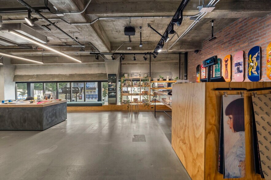 808 S Broadway, Los Angeles, CA à louer - Photo du bâtiment - Image 3 de 25