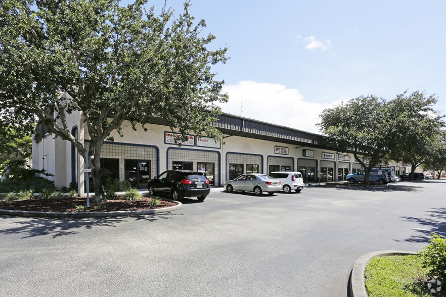 12155 Metro Pky, Fort Myers, FL for lease - Primary Photo - Image 3 of 56