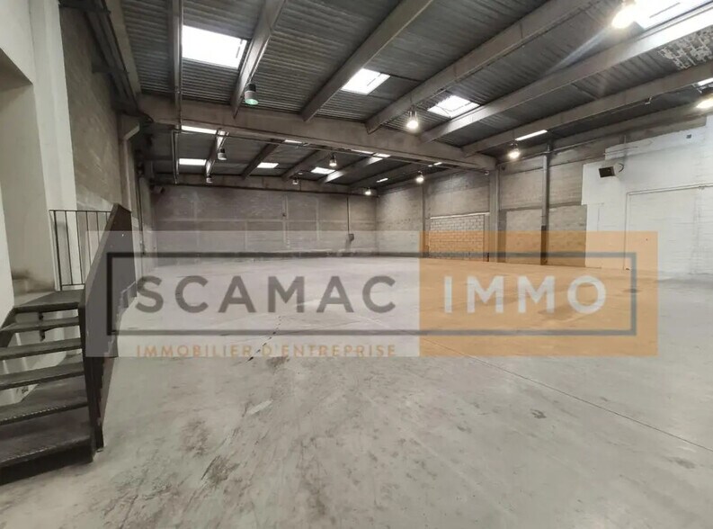 Industrial in Palaiseau for lease - Building Photo - Image 3 of 5