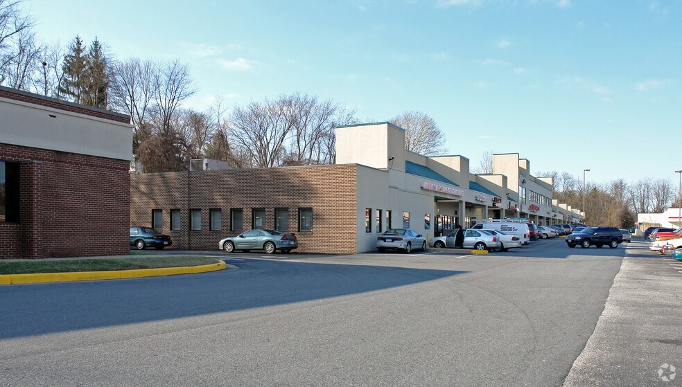 11700-11716 Reisterstown Rd, Reisterstown, MD à louer - Photo du bâtiment - Image 3 de 4