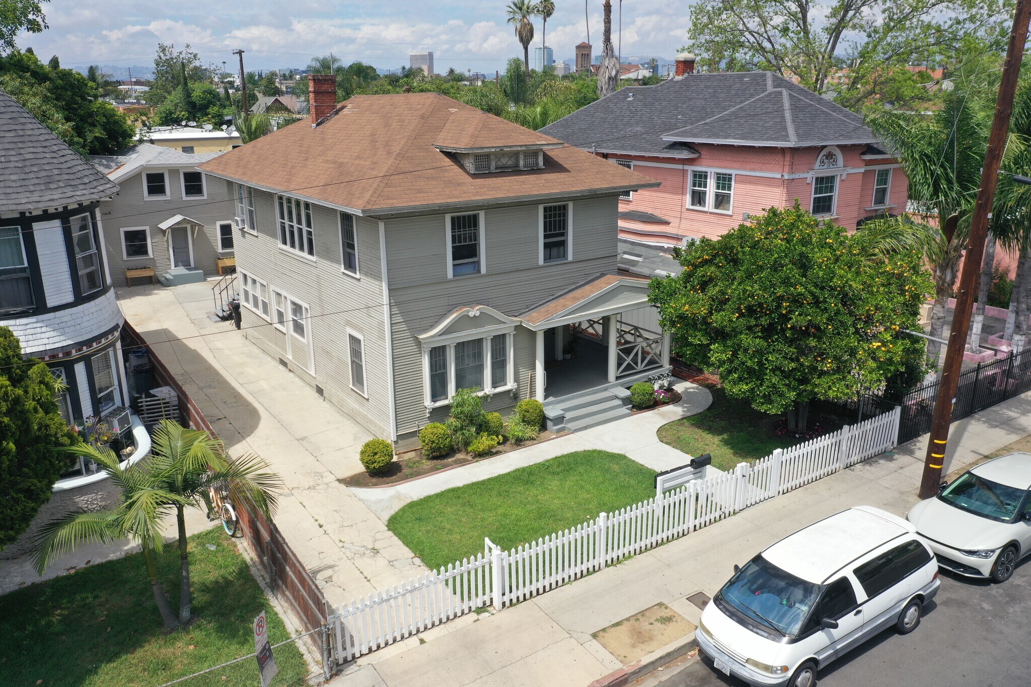 1703 S Burlington Ave, Los Angeles, CA à vendre Photo principale- Image 1 de 90