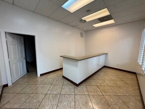 3447 Pine Ridge Rd, Naples, FL for sale Interior Photo- Image 1 of 8