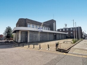 50-56 High Rd, Londres à louer Photo intérieure- Image 1 de 14