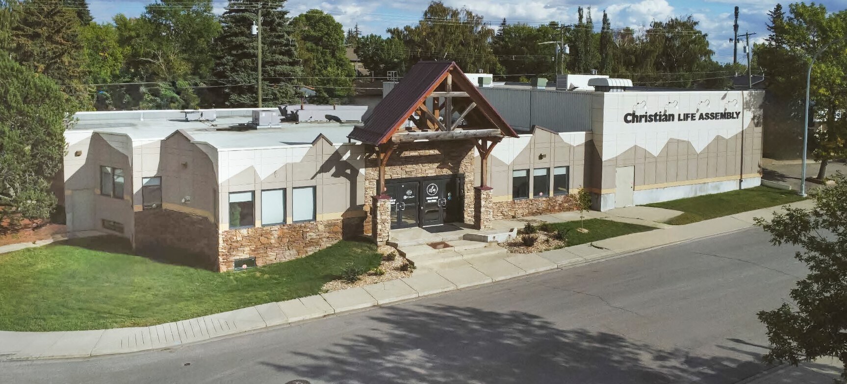 3215 28th St SW, Calgary, AB for sale Building Photo- Image 1 of 1