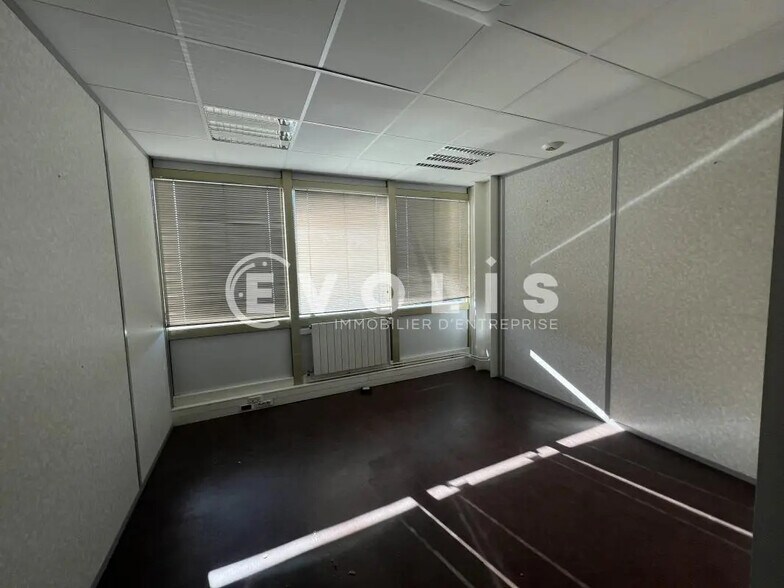 Office in Villiers-sur-Marne for lease - Interior Photo - Image 3 of 6