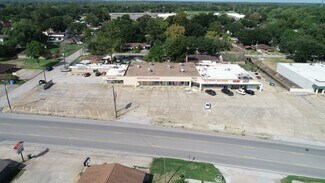 Plus de détails pour 915-929 Main St, Liberty, TX - Commerce de détail à louer