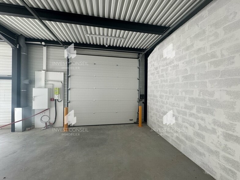 6 Les Grands Champs, Le Thillay for lease - Interior Photo - Image 3 of 7