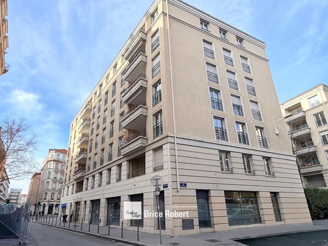 21 Rue Commandant Fuzier, Lyon à vendre Photo du bâtiment- Image 1 de 6