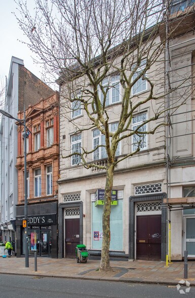 36 Queens Sq, Wolverhampton à louer - Photo du bâtiment - Image 2 de 2