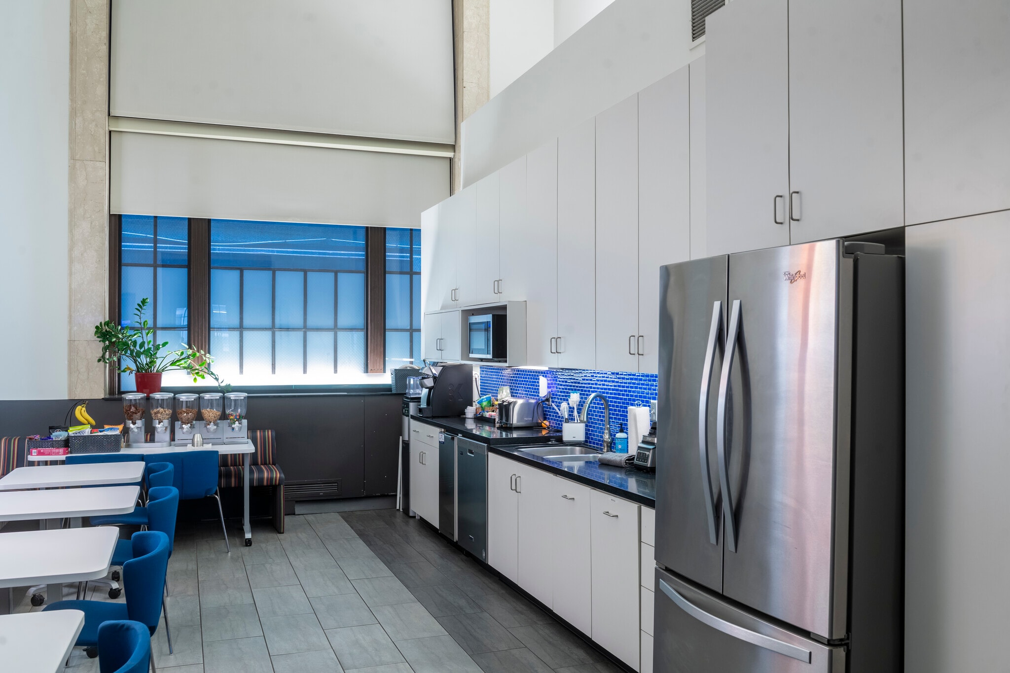 909 Walnut St, Kansas City, MO for lease Interior Photo- Image 1 of 4