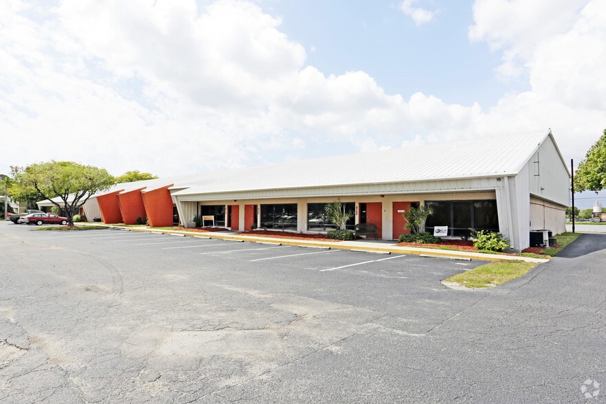 5734 Corporation Cir, Fort Myers, FL for lease - Building Photo - Image 3 of 7