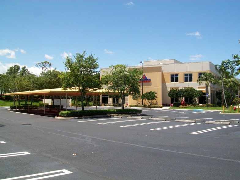 2005 Vista Pky, West Palm Beach, FL for lease - Building Photo - Image 3 of 4