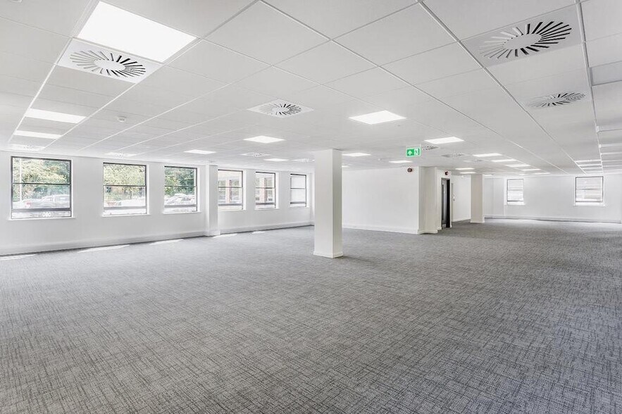 Mill Ln, Godalming à louer - Photo du bâtiment - Image 2 de 2