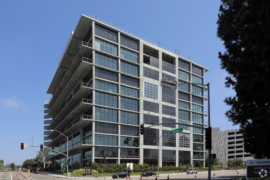 5800 Bristol Pky, Culver City, CA à louer - Photo du bâtiment - Image 3 de 14