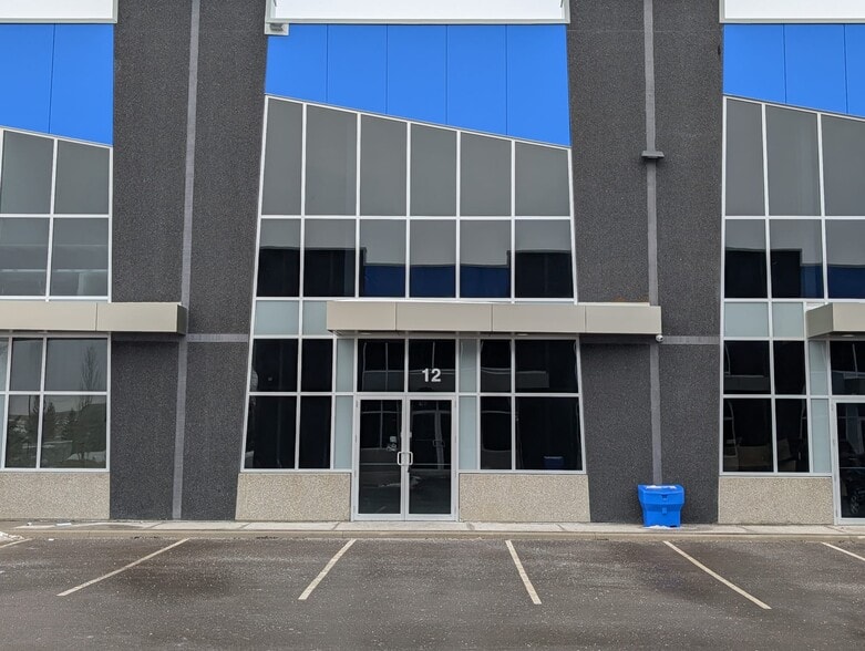 135 Addison Hall Cir, Aurora, ON for lease - Building Photo - Image 3 of 42