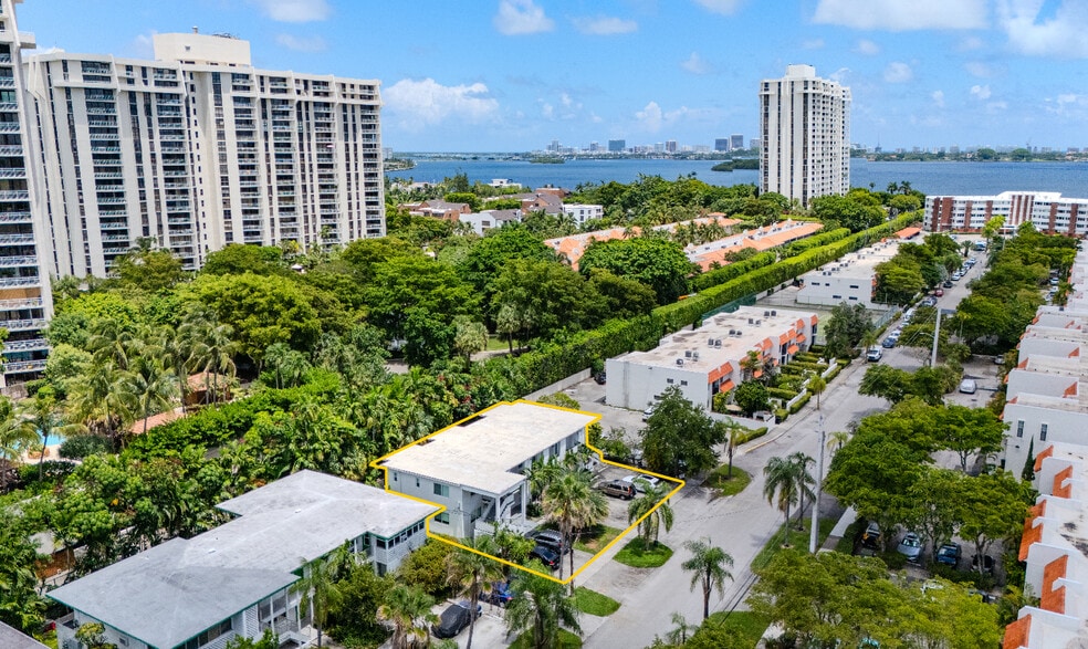1385 NE 105th St, Miami Shores, FL for sale - Building Photo - Image 2 of 22