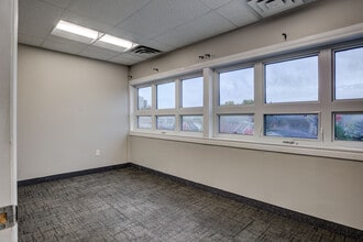 469 Bouchard St, Sudbury, ON à louer Photo intérieure- Image 2 de 9