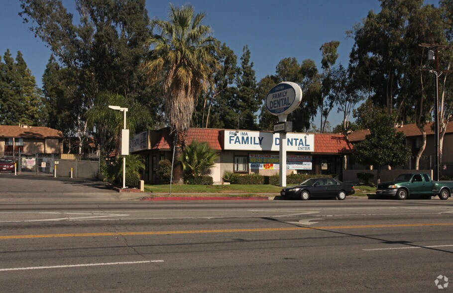 9722 Laurel Canyon Blvd, Arleta, CA à louer - Photo du bâtiment - Image 3 de 22