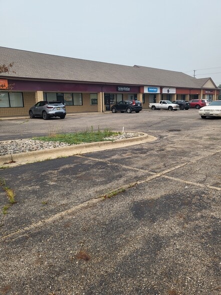 4625 Willoughby Rd, Holt, MI for sale - Building Photo - Image 2 of 7