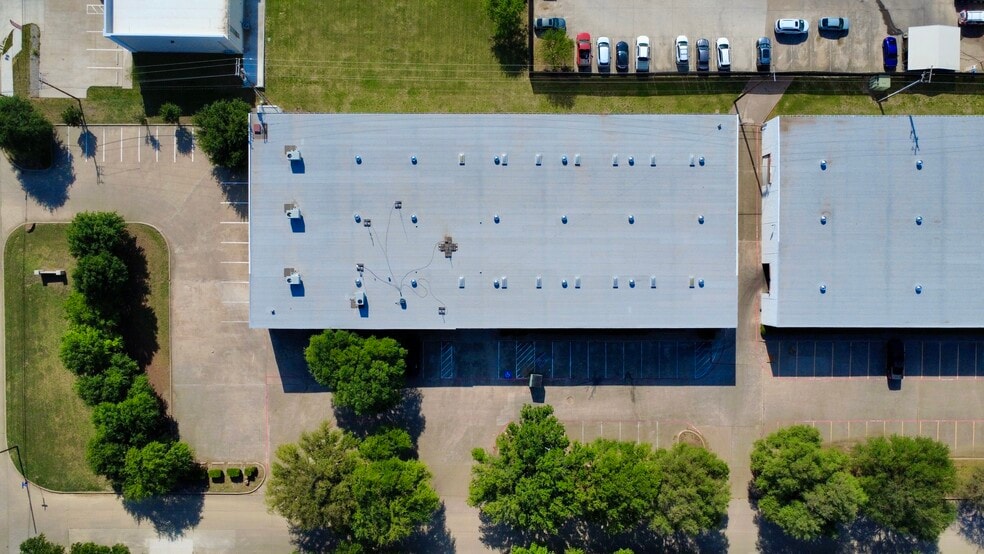 4408 Barnett Blvd, Arlington, TX à louer - Photo du bâtiment - Image 3 de 6