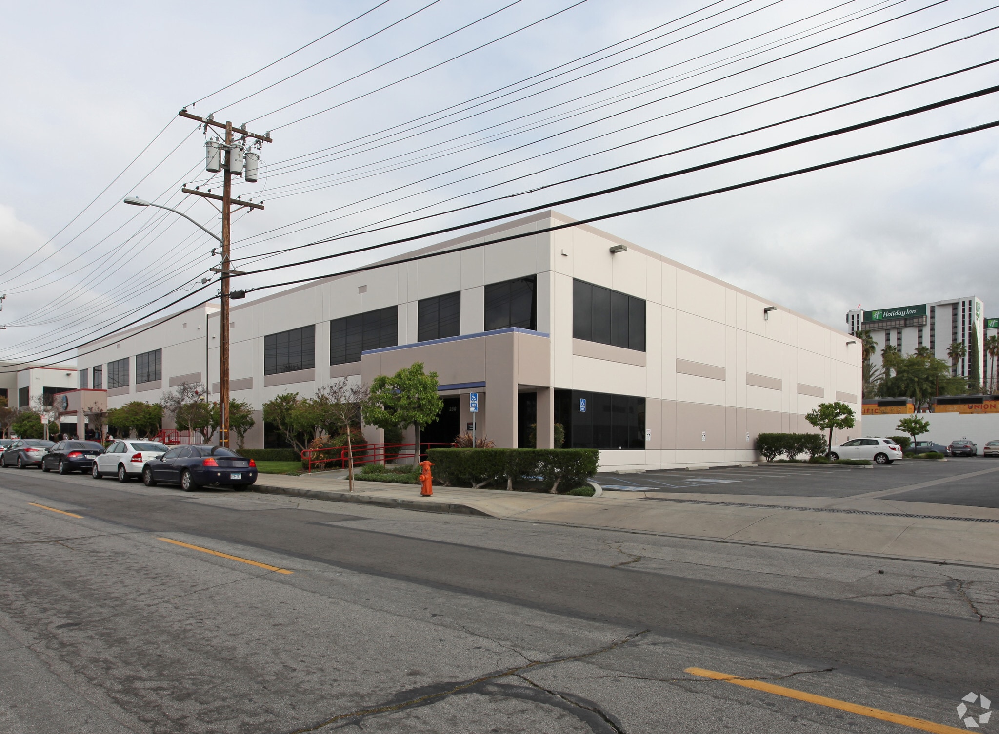250 S Flower St, Burbank, CA for lease Primary Photo- Image 1 of 4