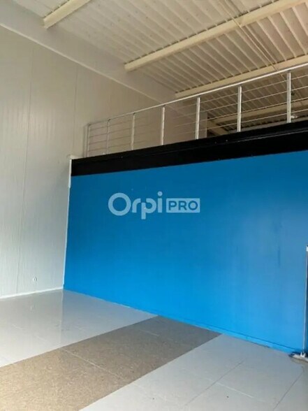 Commerce de détail dans Bétheny à louer - Photo intérieure - Image 2 de 9