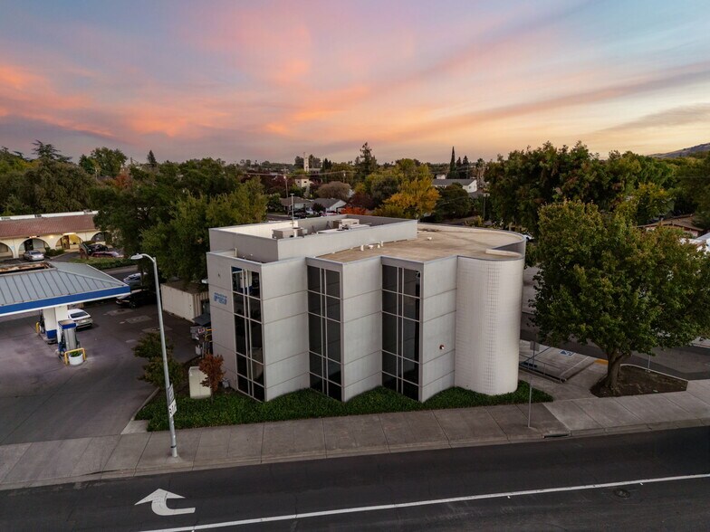 425 Merchant St, Vacaville, CA for lease - Building Photo - Image 1 of 1