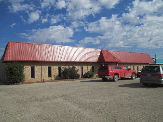 205 W Hartford Ave, Ponca City, OK à louer - Photo du bâtiment - Image 3 de 11