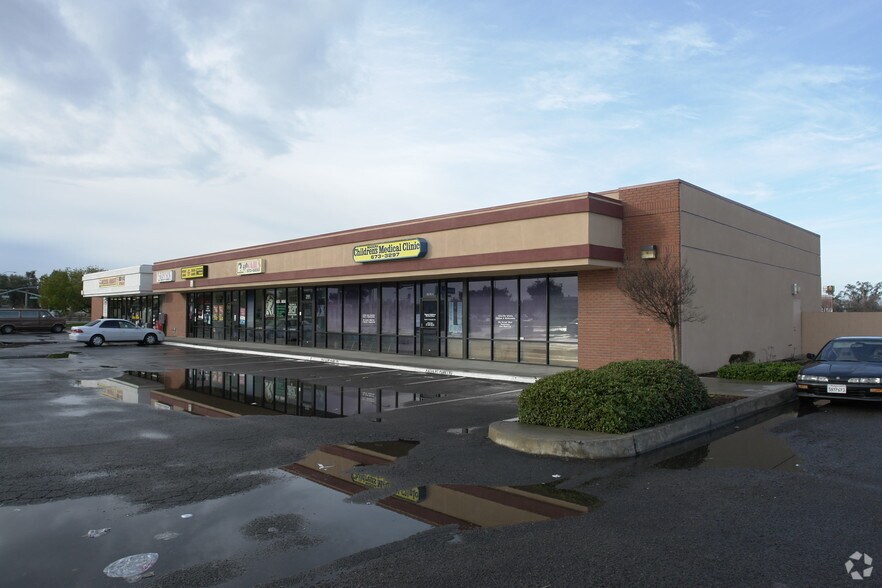 1130 Country Club Dr, Madera, CA à louer - Photo principale - Image 1 de 10