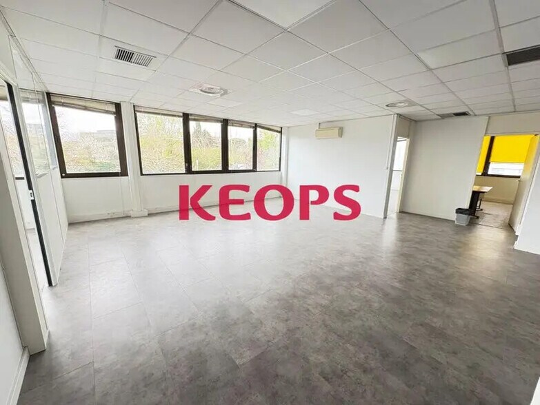 35 Avenue Jean-François Champollion, Toulouse for lease - Building Photo - Image 3 of 12