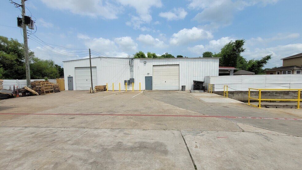 234 Memory Ln, Houston, TX à louer - Photo du bâtiment - Image 3 de 11