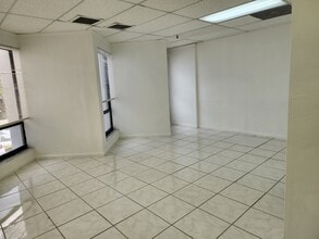 4160 W 16th Ave, Hialeah, FL for lease Interior Photo- Image 2 of 3