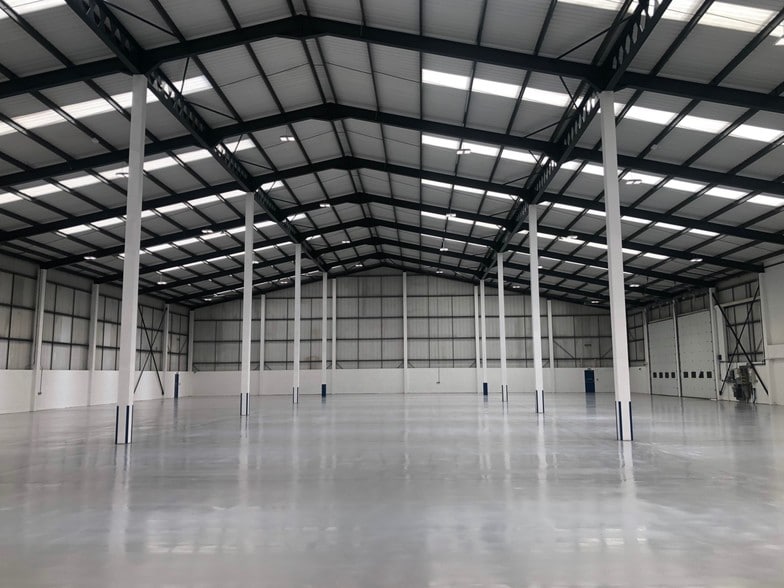 Old Parkbury Ln, St Albans à louer - Photo du bâtiment - Image 2 de 14