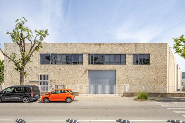 Plus de détails pour Carrer dels Motors, 306-308, L'Hospitalet de Llobregat - Industriel à louer