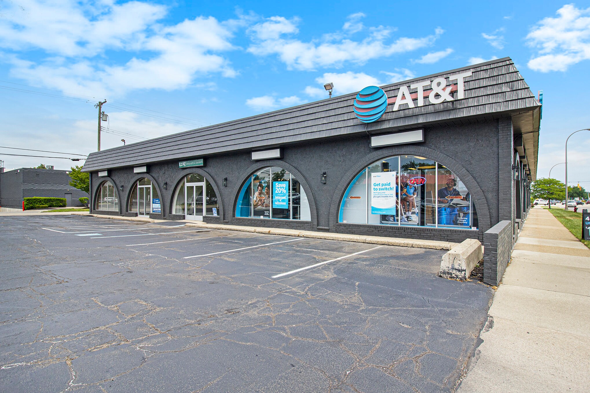 1800 W 14 Mile Rd, Royal Oak, MI for sale Building Photo- Image 1 of 1